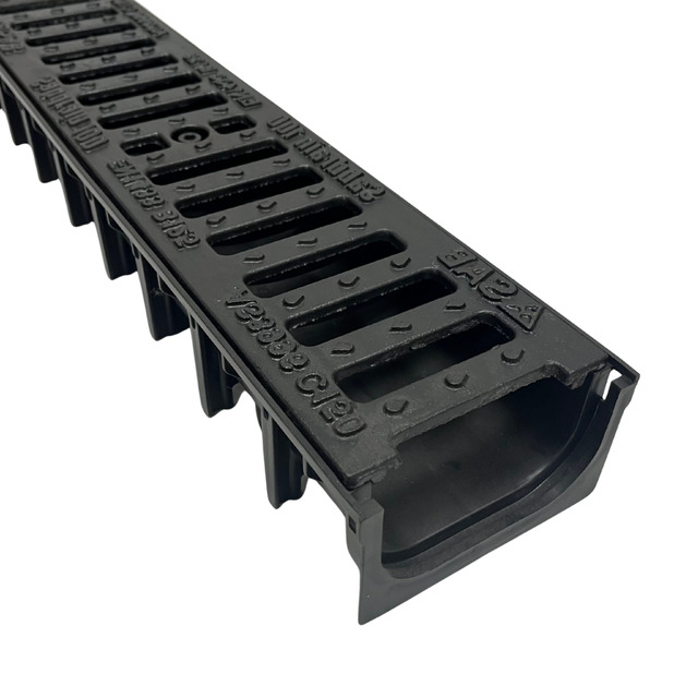 Canaletta con Griglia per Raccolta e Scolo Acqua